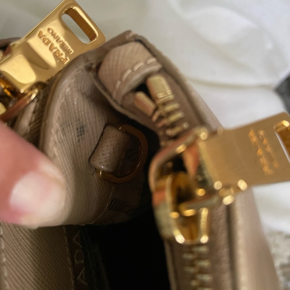 PRADA - Saffiano Large Galleria Double Zip Tote in Beige - Picture 14 of 16